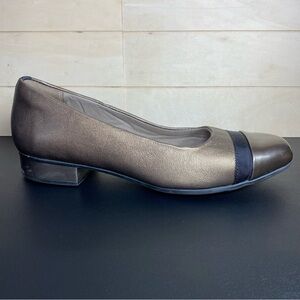 Clarks Juliet Monte Loafers Bronze Leather Women's Size 9.5 Shoes M Slip-Ons